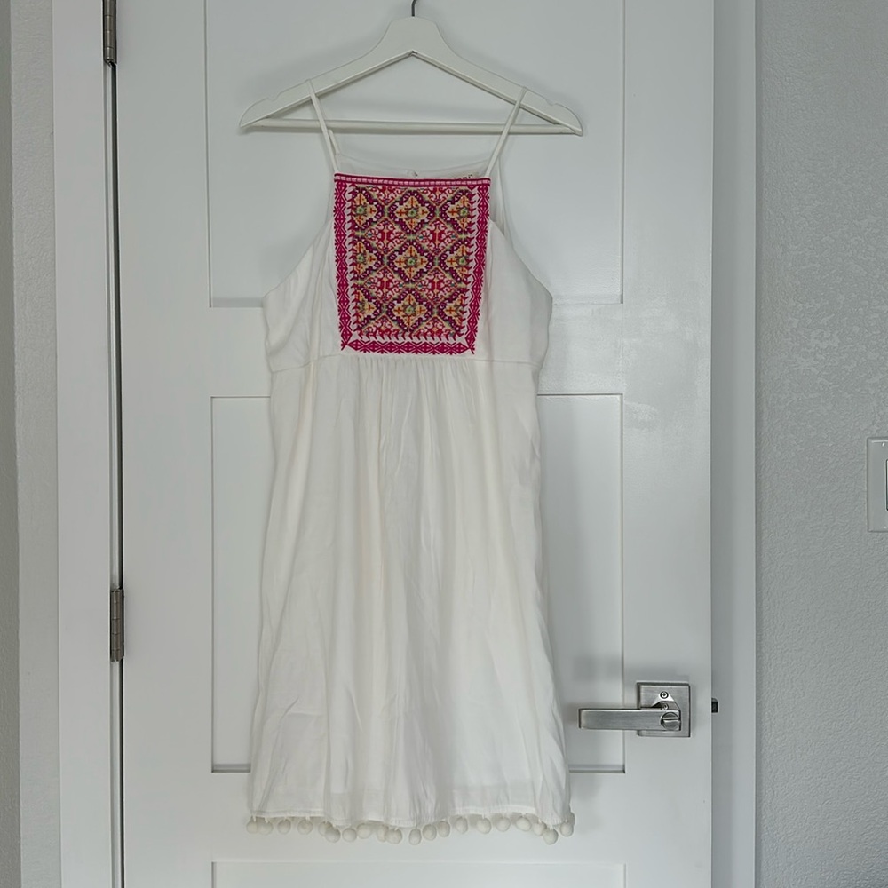 NWT Francesca‘s White Pink Embroidered Summer Dress Tank